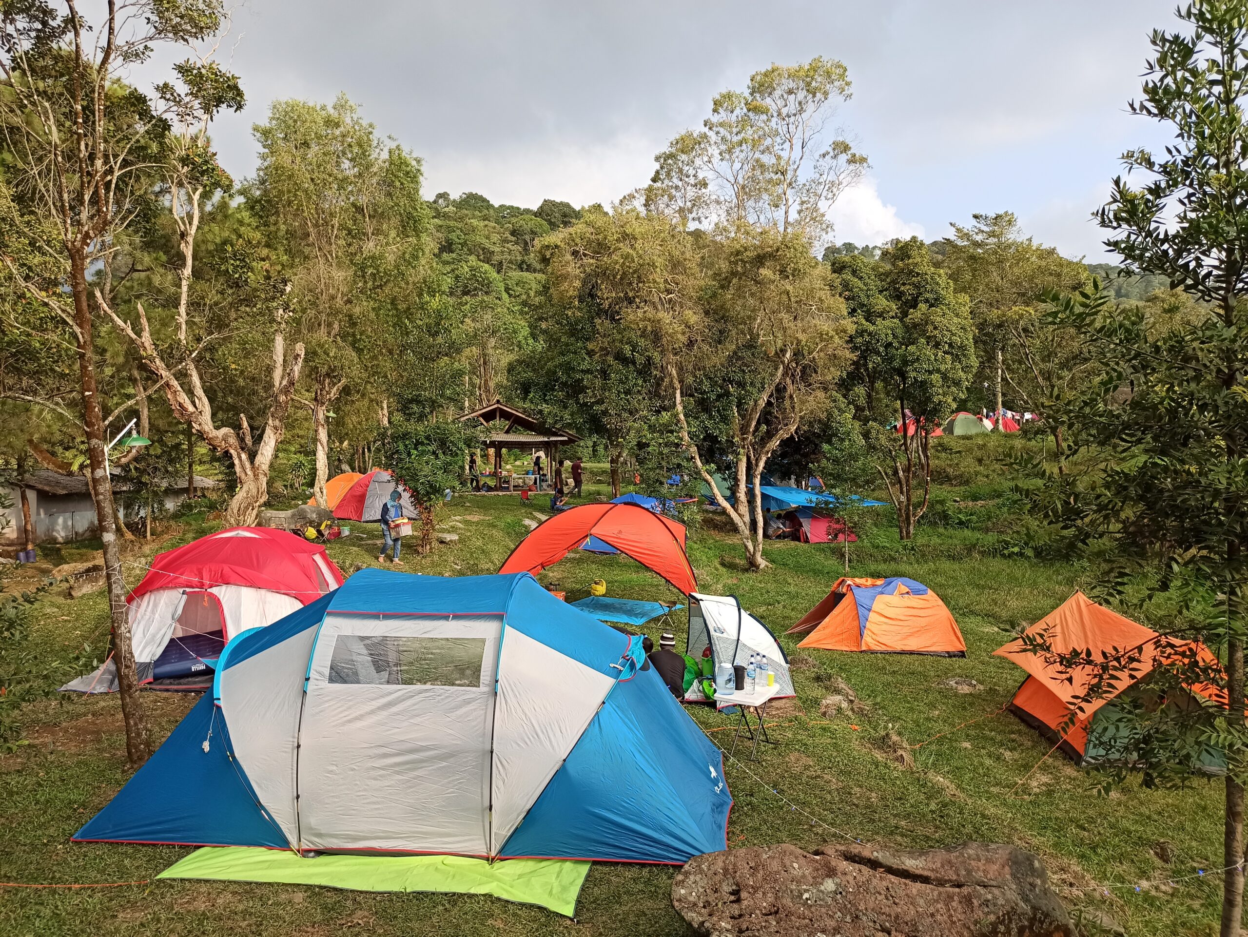 Berkemah di Panorama Alam